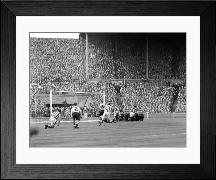 Framed Print : 1954 FA Cup Final at Wembley Stadium. West Bromwich Albion 3 v Preston North End 2 Framed Print : 1954 FA Cup Final at Wembley Stadium. West Bromwich Albion 3 v Preston North End 2