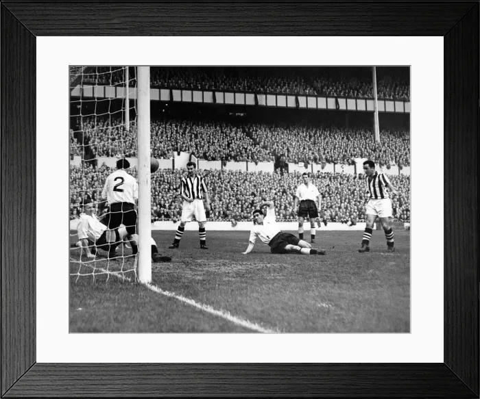 Framed Print : English League Division One match at White Hart lane. Tottenham Hotspurs v West Framed Print : English League Division One match at White Hart lane. Tottenham Hotspurs v West