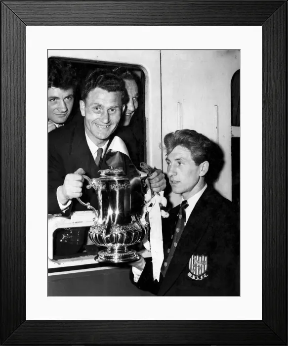 Framed Print : The West Bromwich Albion football team, which beat Preston North End in the final of Framed Print : The West Bromwich Albion football team, which beat Preston North End in the final of