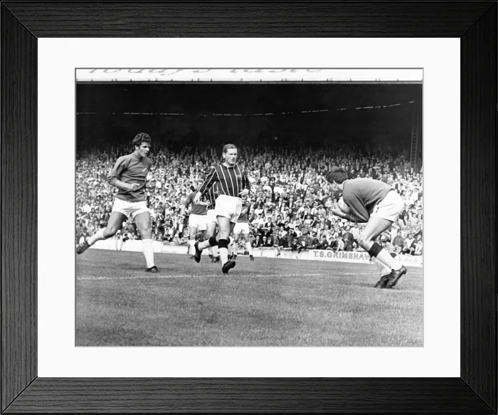 Framed Print : English League Division Two match at Ninian Park. Cardiff City 0 v Crystal Palace 4 Framed Print : English League Division Two match at Ninian Park. Cardiff City 0 v Crystal Palace 4