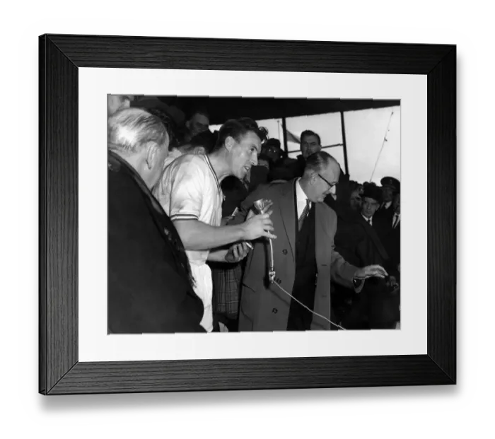 Framed Print : English League Division Two match at Ninian Park. Cardiff City 1 v Aston Villa 0 Framed Print : English League Division Two match at Ninian Park. Cardiff City 1 v Aston Villa 0