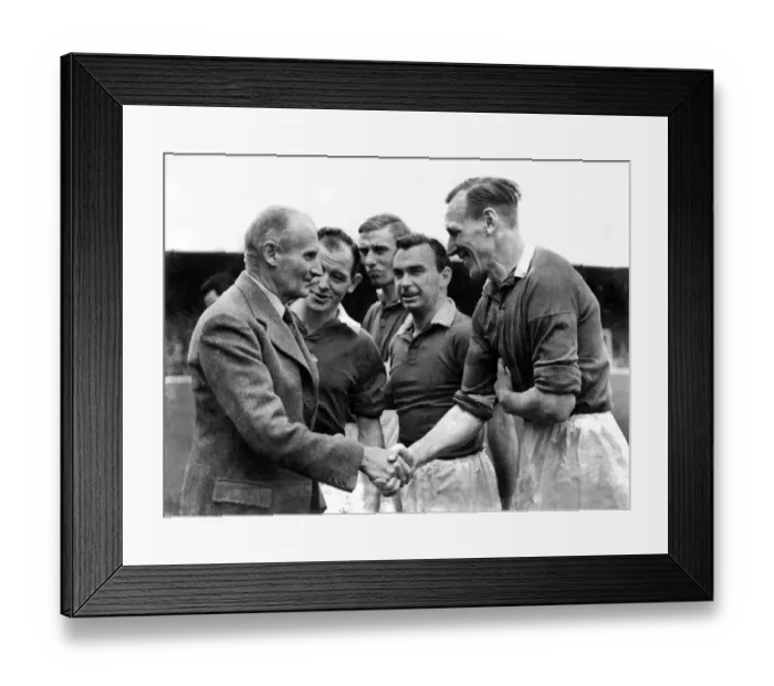 Framed Print : Desert Rats'at Ninian Park cheered loudly as Monty