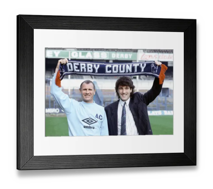 Framed Print : Derby County manager Arthur Cox with new signing Dean Saunders holding a club scarf aloft