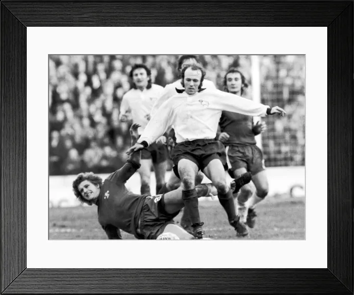 Framed Print : English League Division One match at Stamford Bridge. Chelsea 1 v Derby County 1 Framed Print : English League Division One match at Stamford Bridge. Chelsea 1 v Derby County 1