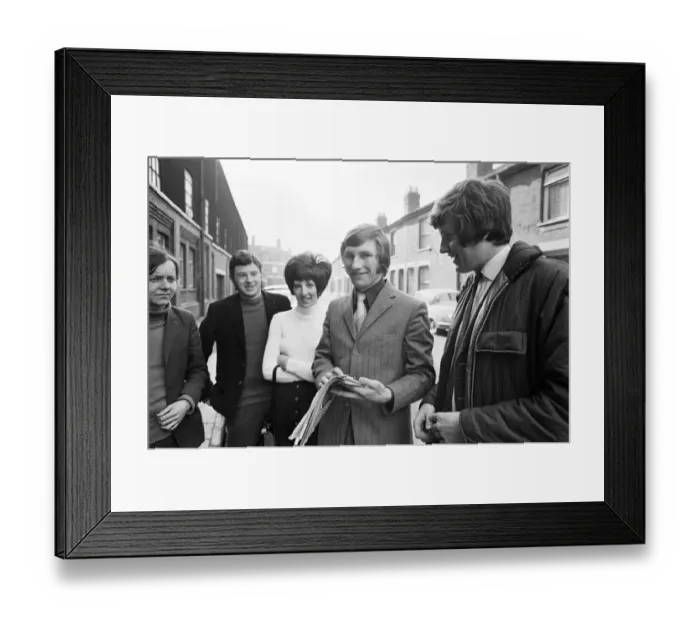 Framed Print : New Derby County signing Colin Todd signs autographs for fans as he arrives Framed Print : New Derby County signing Colin Todd signs autographs for fans as he arrives