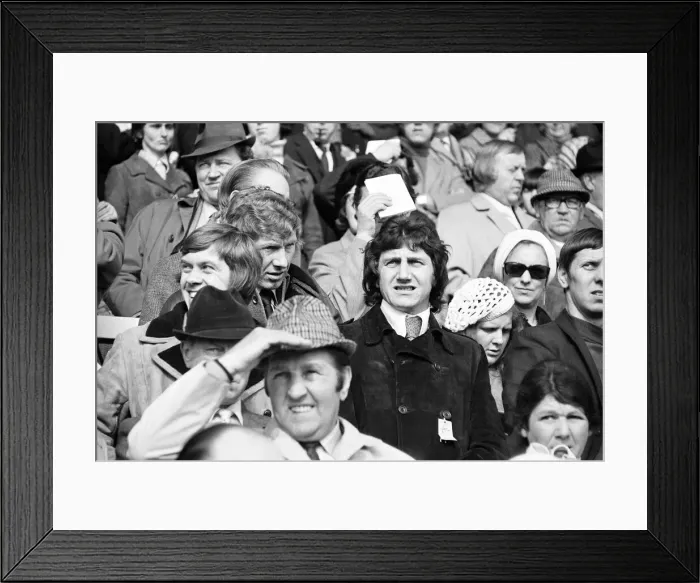 Framed Print : Derby County players enjoy a day out at Uttoxeter races Framed Print : Derby County players enjoy a day out at Uttoxeter races