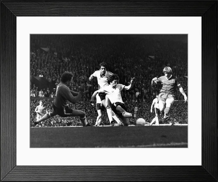 Framed Print : English League Division One match at Anfield. Liverpool 1 v Tottenham Hotspur 0