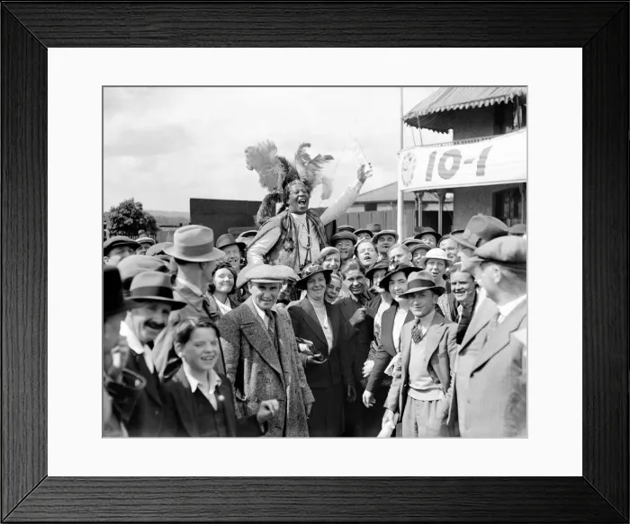 Framed Print : The 2nd of June 1937 was Derby day and the usual bright Framed Print : The 2nd of June 1937 was Derby day and the usual bright