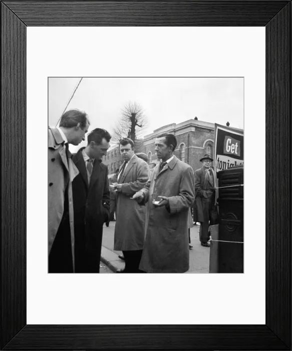 Framed Print : Ticket touts outside White Hart Lane, Tottenham selling tickets for the FA Cup semi final Framed Print : Ticket touts outside White Hart Lane, Tottenham selling tickets for the FA Cup semi final
