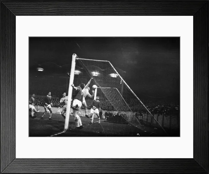 Framed Print : Coventry 4-1 Crewe, FA Cup 4th Round Replay match at Highfield Road, 14th February 1966