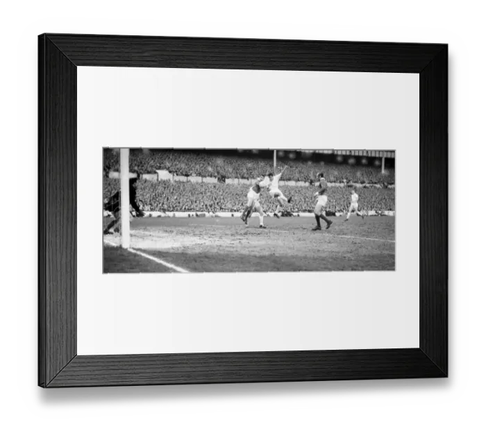 Framed Print : 1961 / 62 Season European Fairs Cup match at White Hart Lane Framed Print : 1961 / 62 Season European Fairs Cup match at White Hart Lane