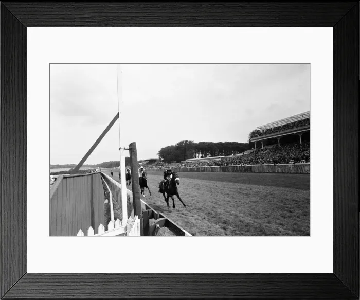 Framed Print : Racing Scenes during Glorious Goodwood. 2nd August 1968 Framed Print : Racing Scenes during Glorious Goodwood. 2nd August 1968