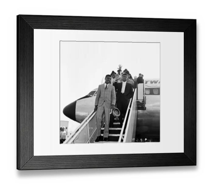 Framed Print : Cassius Clay aka (Muhammad Ali right) arriving at London Airport with brother Rudolph