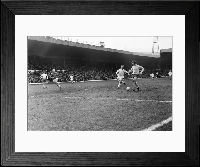 Framed Print : English League Division One match at Elland Road. Leeds United 1 v West Bromwich Framed Print : English League Division One match at Elland Road. Leeds United 1 v West Bromwich