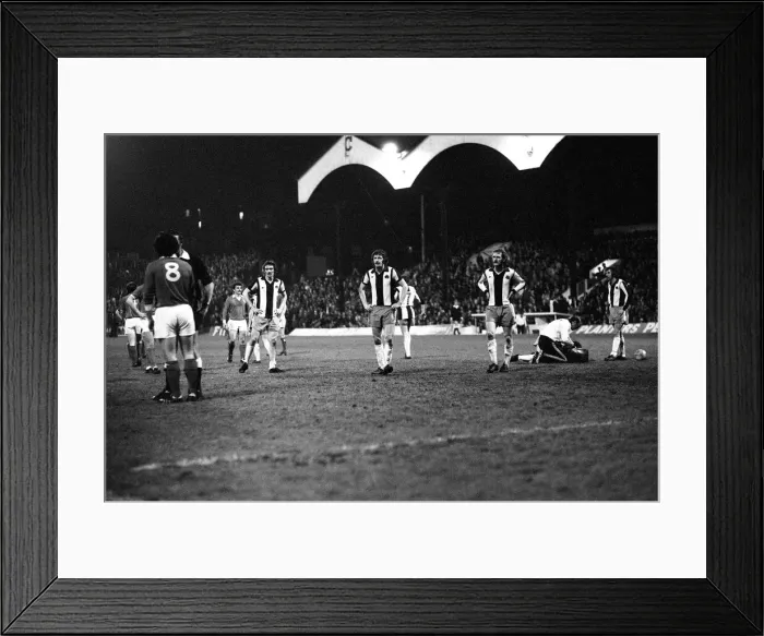 Framed Print : English League Division One match at the Valley. Charlton Athletic 2 West Bromwich Framed Print : English League Division One match at the Valley. Charlton Athletic 2 West Bromwich