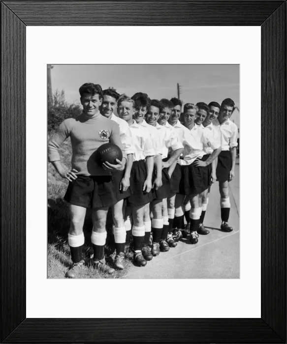 Framed Print : Alvechurch football club team group, October 1955 Framed Print : Alvechurch football club team group, October 1955