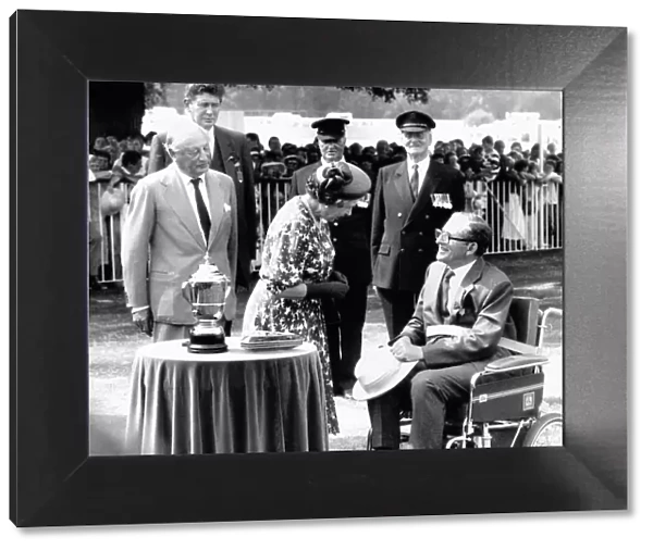 Queen Elizabeth II meets Major Dick Hern, July 1989