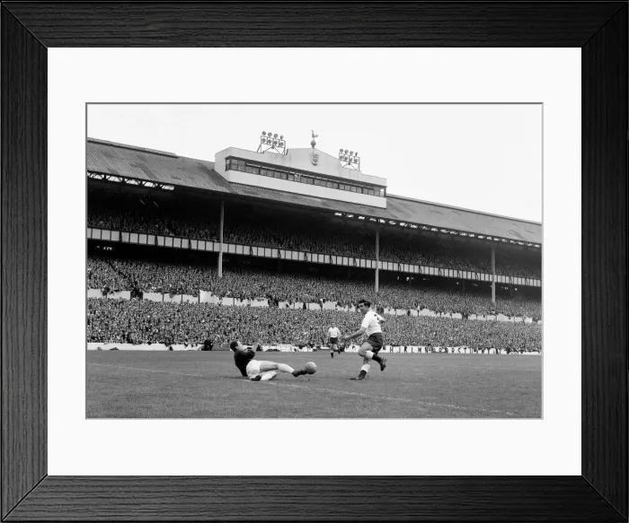 Framed Print : English League Division One match at White Hart Lane. Tottenham Hotspur 4 v Framed Print : English League Division One match at White Hart Lane. Tottenham Hotspur 4 v