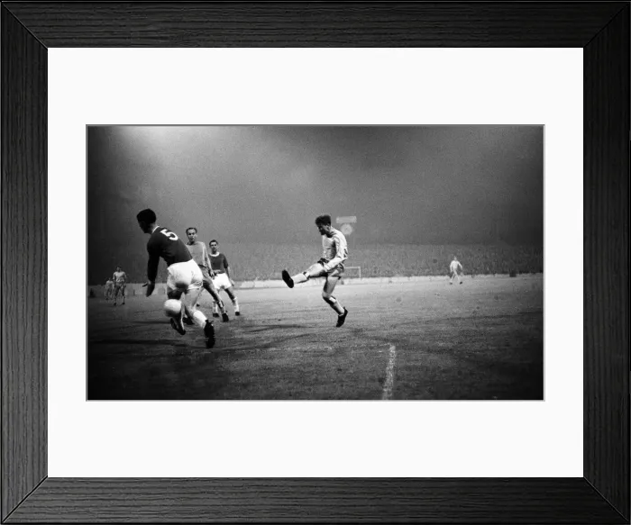 Framed Print : Coventry 5-1 Crewe, Division 3 League match at Highfield Road