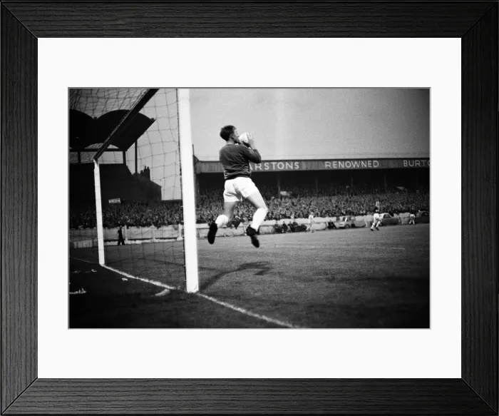 Framed Print : Coventry 5-1 Crewe, Division 3 League match at Highfield Road Framed Print : Coventry 5-1 Crewe, Division 3 League match at Highfield Road