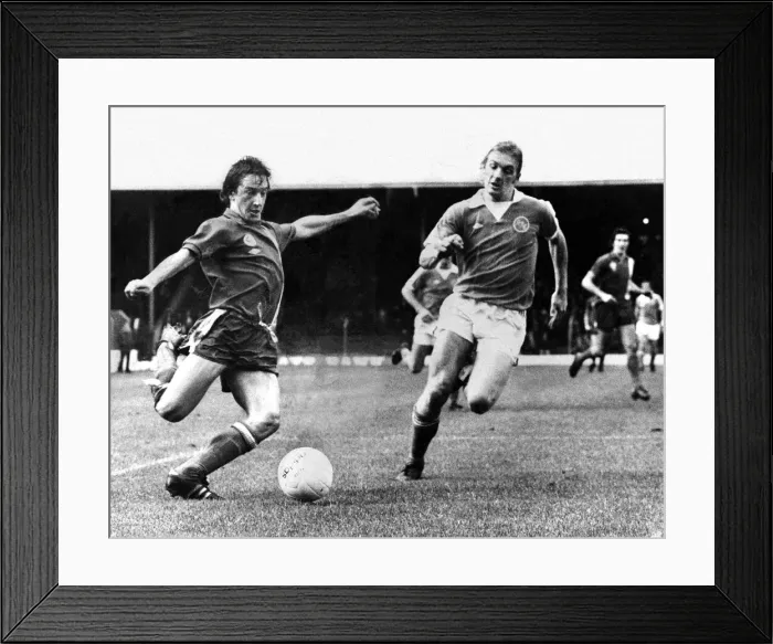 Framed Print : English League Division Two match at Ninian Park. Cardiff City 2 v Blackpool 2 Framed Print : English League Division Two match at Ninian Park. Cardiff City 2 v Blackpool 2