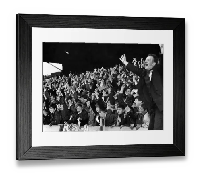 Framed Print : European Cup Winners Cup Semi-Final Second Leg at Ninian Park