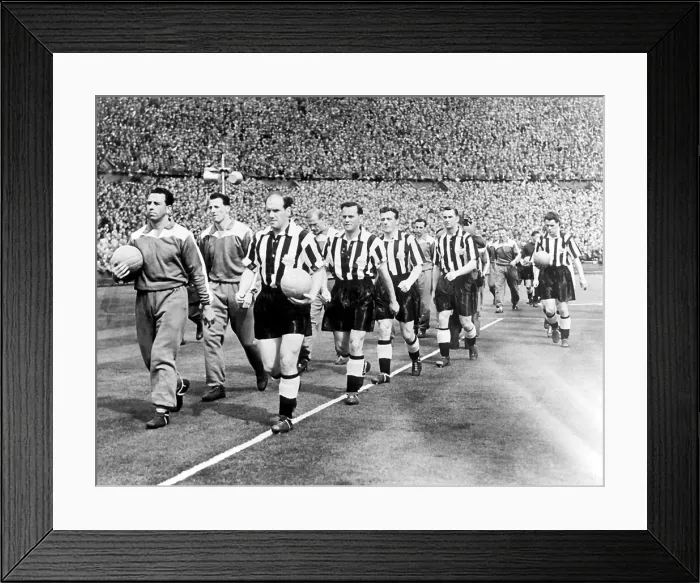 Framed Print : JIMMY SCOULAR LEADS NEWCASTLE UNITED ONTO THE PITCH AT WEMBLY FOR THE FA CUP FINAL, 1955 Framed Print : JIMMY SCOULAR LEADS NEWCASTLE UNITED ONTO THE PITCH AT WEMBLY FOR THE FA CUP FINAL, 1955
