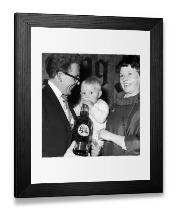 Framed Print : A young couple and their baby visited the Enterprise Scotland Exhibition in Kelvin Hall Framed Print : A young couple and their baby visited the Enterprise Scotland Exhibition in Kelvin Hall