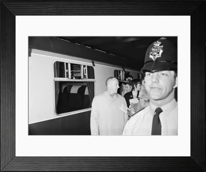 Framed Print : Liverpool manager Bill Shankly pictured at Euston Station after arriving in the capital Framed Print : Liverpool manager Bill Shankly pictured at Euston Station after arriving in the capital
