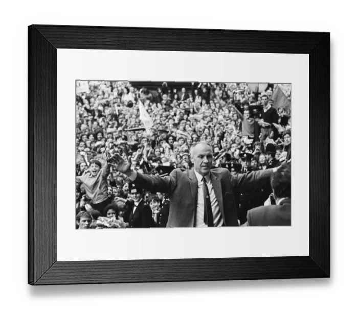 Framed Print : Liverpool manager Bill Shankly pictured on his side