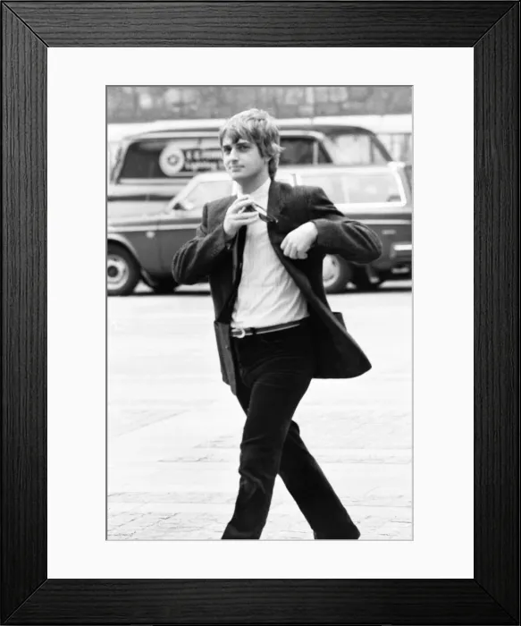Framed Print : Mike Oldfield, musician and composer, receives the Freedom of the City of London Framed Print : Mike Oldfield, musician and composer, receives the Freedom of the City of London