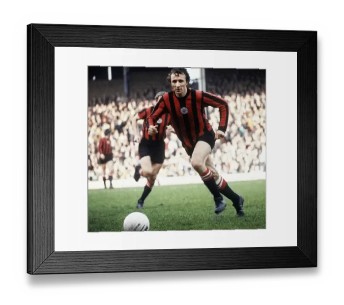 Framed Print : English League Division One match. Huddersfield Town 1 v Manchester City 1