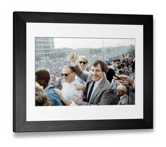 Framed Print : Littlewoods Cup. Oldham Athletic homecoming. 30th April 1990