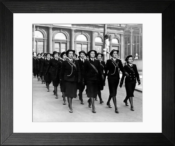 Framed Print : World War Two - Second World War - Members of the WRNS (Wrens) of the Royal Navy Framed Print : World War Two - Second World War - Members of the WRNS (Wrens) of the Royal Navy