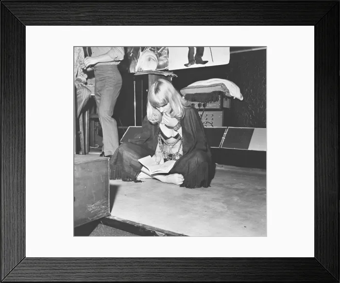 Framed Print : Go Go dancers at The Ship Bermondsey, 14th June 1970