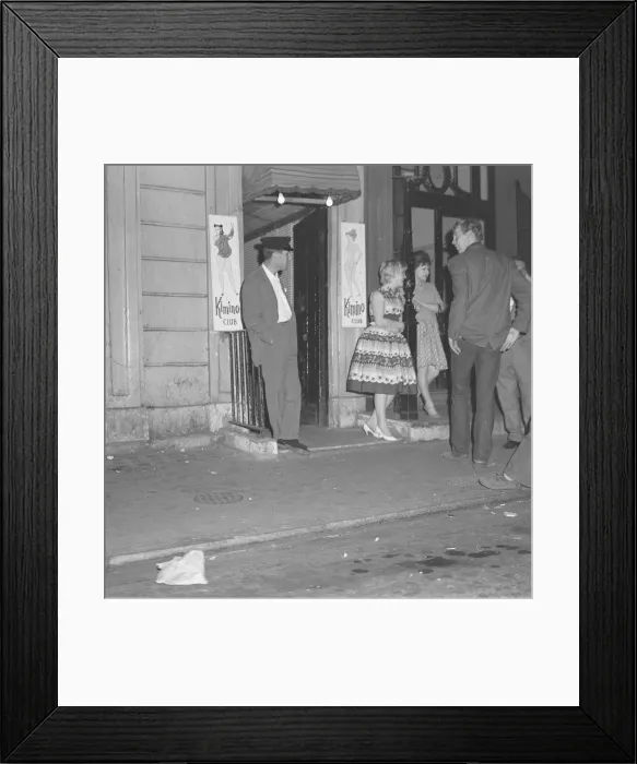 Framed Print : Soho Touts outside night clubs, 1st August 1959 Framed Print : Soho Touts outside night clubs, 1st August 1959