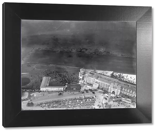 Aerial view of Newmarket racecourse on Cambridgeshire Day. October 1922