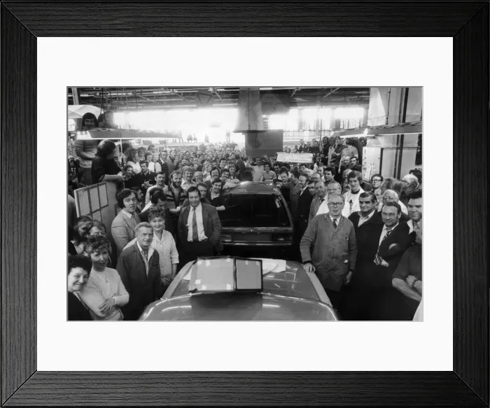 Framed Print : Talbot workers gather to give the Linwood plants last car a big send-off Framed Print : Talbot workers gather to give the Linwood plants last car a big send-off