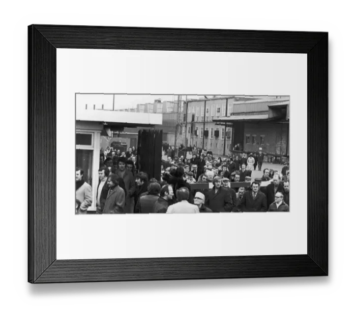 Framed Print : Linwood men vote to stay out. Workers at the Linwood Factory in Paisley, Scotland