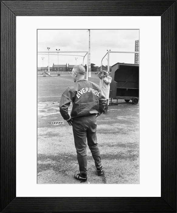 Framed Print : Liverpool manager Bill Shankly takes charge of a training session as the team are Framed Print : Liverpool manager Bill Shankly takes charge of a training session as the team are