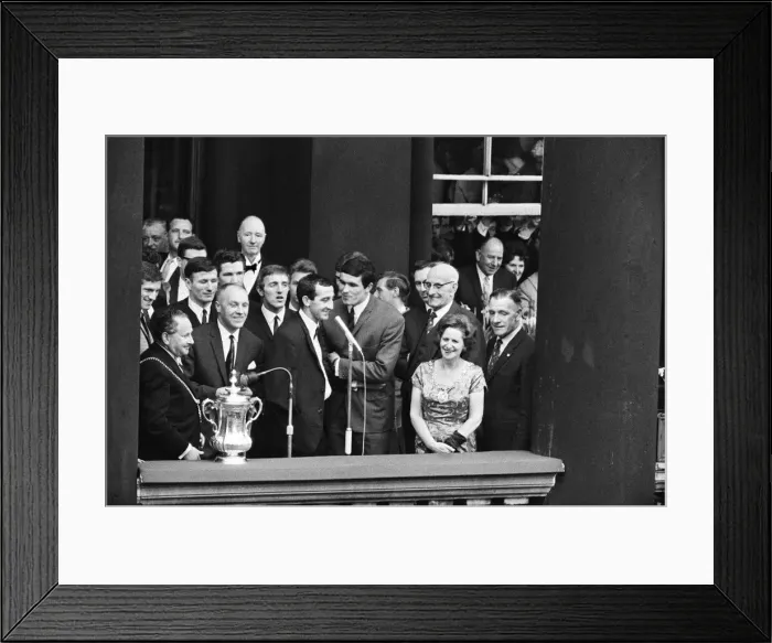 Framed Print : Liverpool manager Bill Shankly pictured on the Liverpool team return to the city