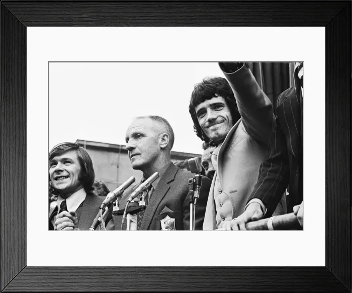 Framed Print : Liverpool manager Bill Shankly acknowledges the huge crowd which turned out Framed Print : Liverpool manager Bill Shankly acknowledges the huge crowd which turned out