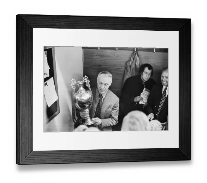 Framed Print : Liverpool manager Bill Shankly celebrates as his side becomes League champions following Framed Print : Liverpool manager Bill Shankly celebrates as his side becomes League champions following