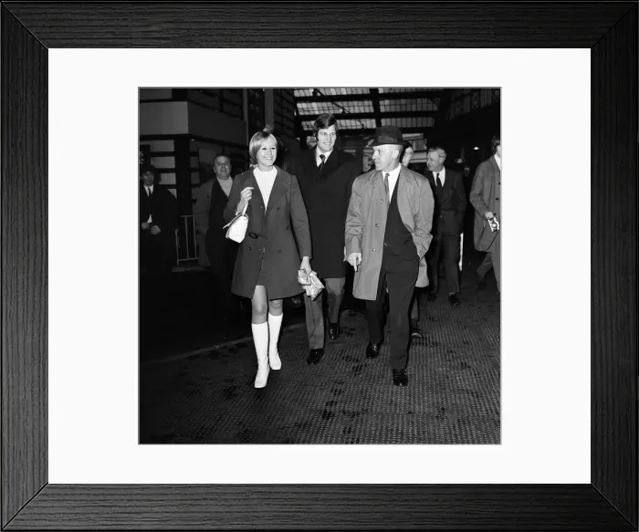 Framed Print : Liverpool manager Bill Shankly at Lime Street Station to greet new signing John Toshack Framed Print : Liverpool manager Bill Shankly at Lime Street Station to greet new signing John Toshack