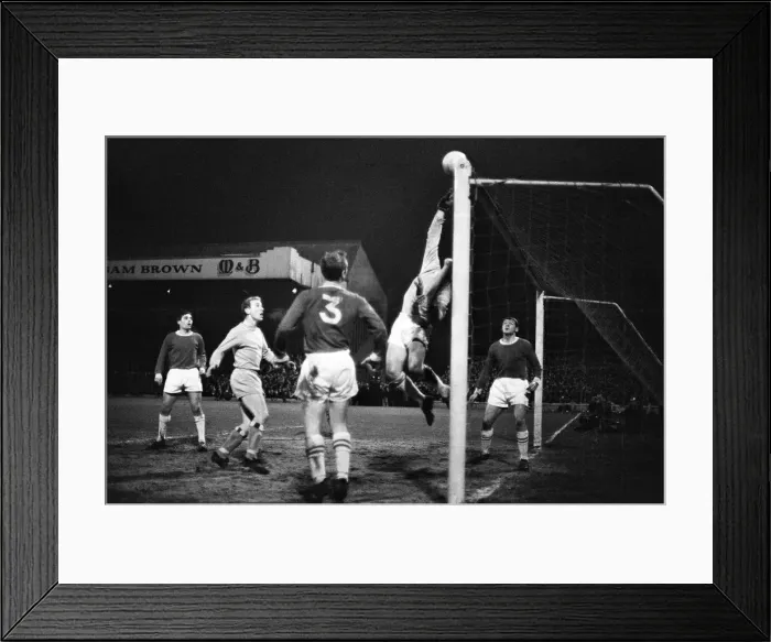 Framed Print : Coventry 4-1 Crewe, FA Cup Replay match at Highfield Road, Monday 14th February 1966