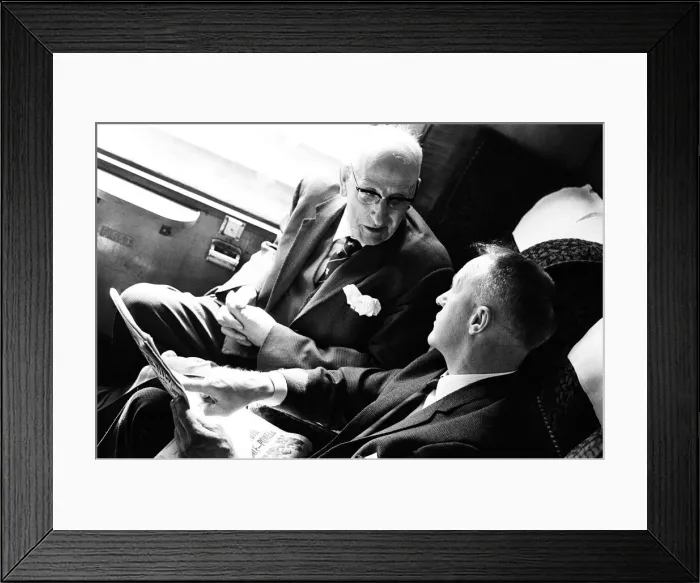Framed Print : Liverpool manager Bill Shankly pictured with TV Williams on the Liverpool team return to