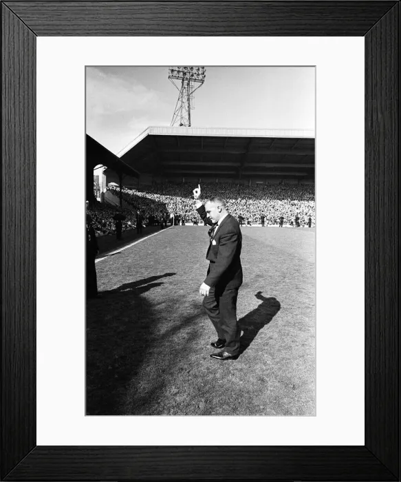 Framed Print : Liverpool manager Bill Shankly ackgnowledges the cheers of the crowd as they celebrate Framed Print : Liverpool manager Bill Shankly ackgnowledges the cheers of the crowd as they celebrate