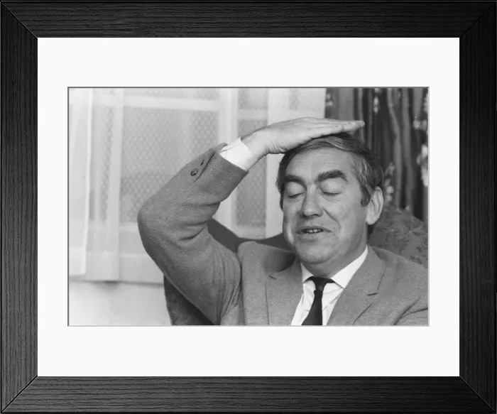 Framed Print : Tony Hancock talks with Donald Zec in his flat The WHite House, Regents Park this evening