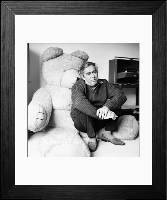 Framed Print : Photographs of Tony Hancock by Bela Zola, during his interview with Kenneth Eastaugh