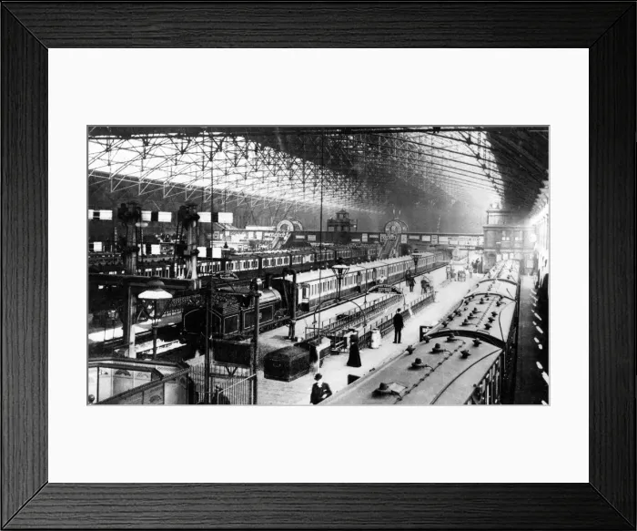 Framed Print : Trains at the platforms at Birmingham New Street Station, circa 1890 Framed Print : Trains at the platforms at Birmingham New Street Station, circa 1890